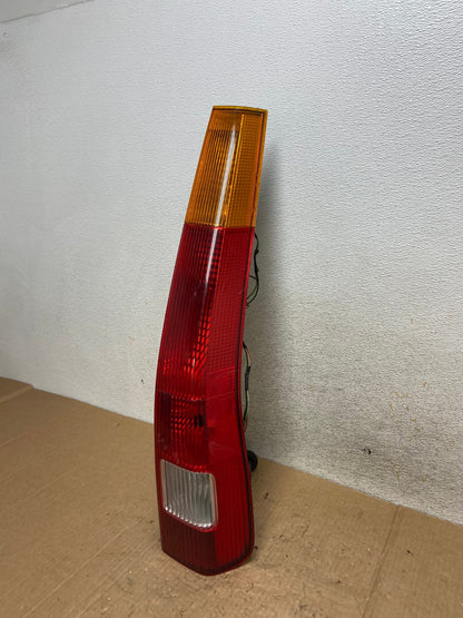 2002 - 2004 Honda Crv Cr-v Right Passenger Rh Side Tail Light AI5616 LK1