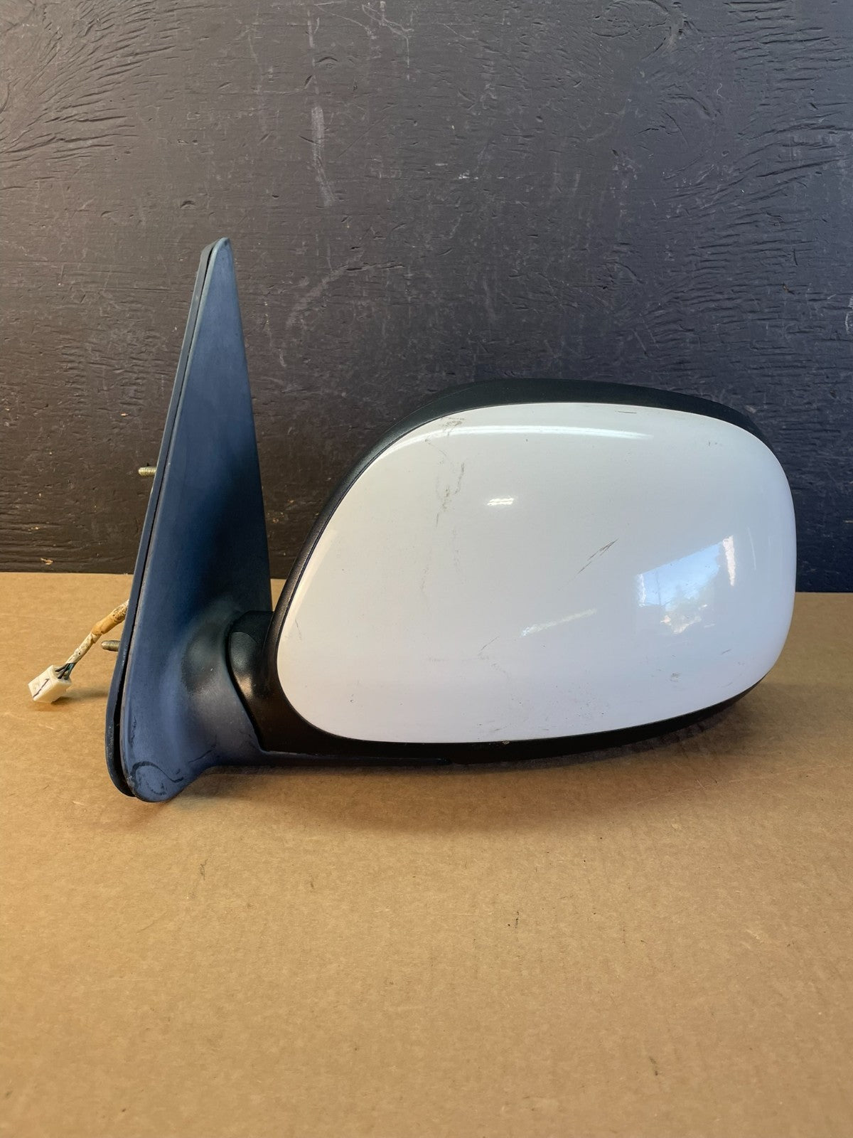 2001 to 2006 Toyota Sequoia Left Driver View Door Mirror AC9984 DG0