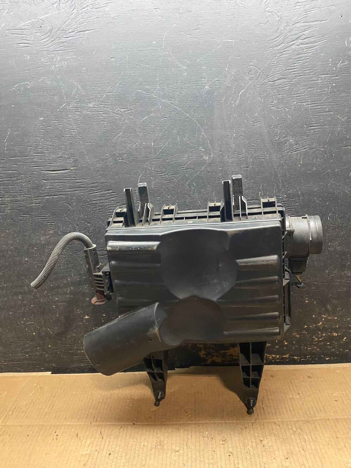 2010 to 2018 Mercedes-Benz Sprinter 2500 3.0L Air Cleaner Box OEM y1849 DG5