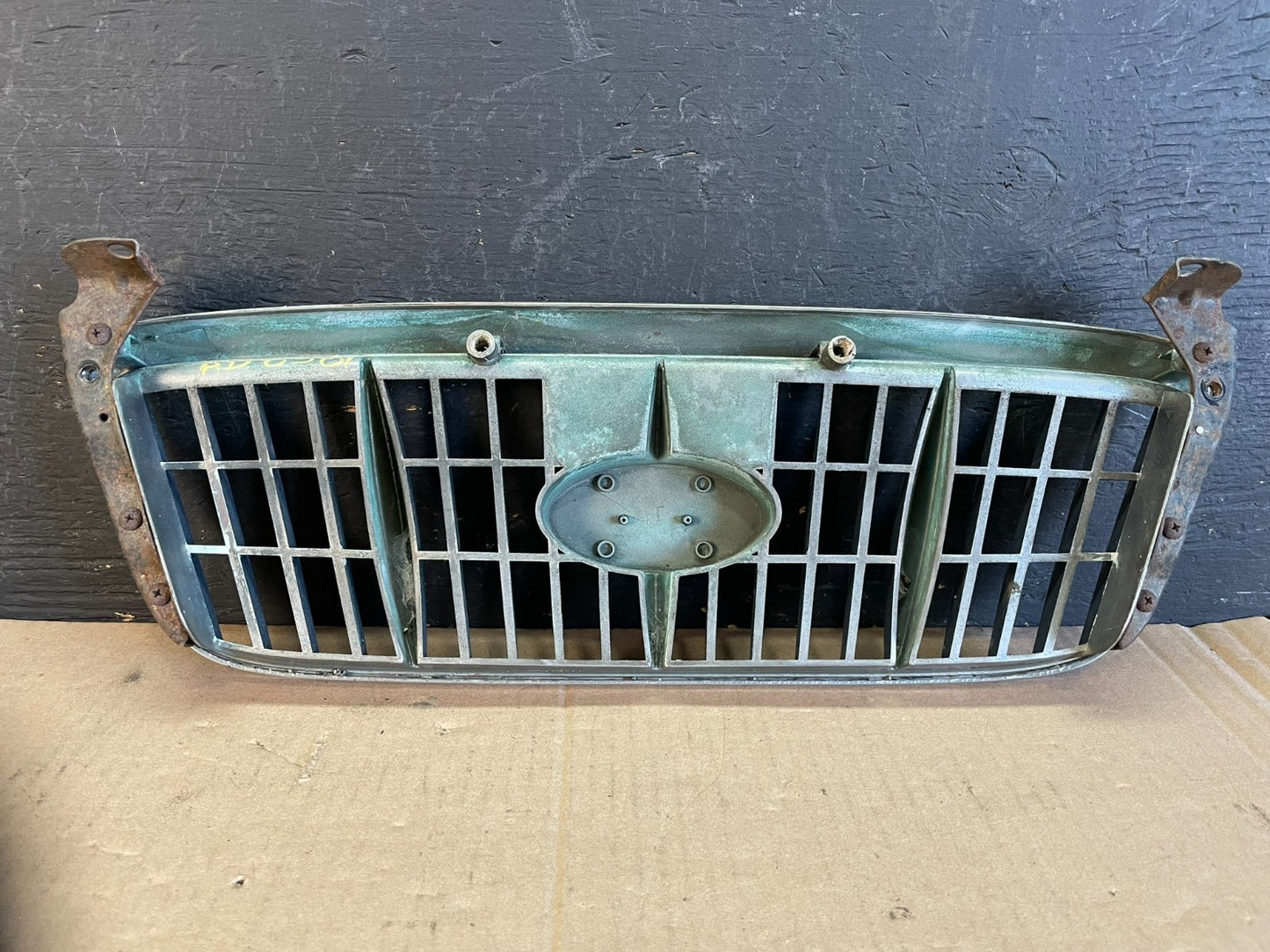 2000 to 2003 Hyundai Elantra Front Grille Grill 86351-2D000 ad8581 DG3
