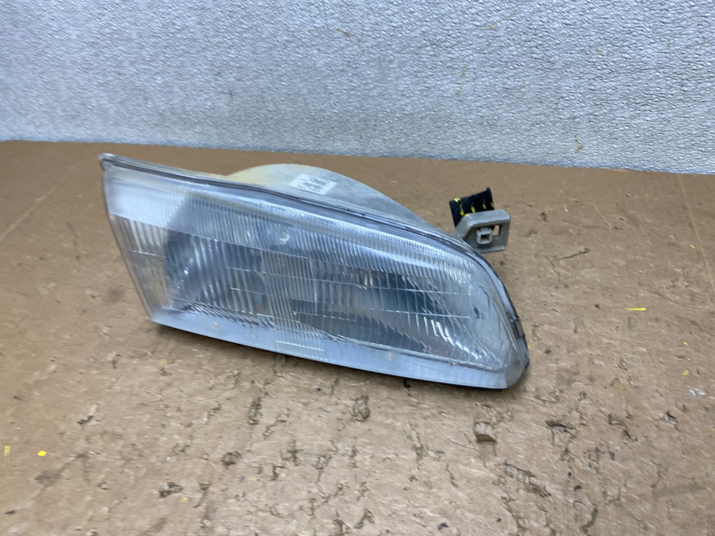1997 1998 1999 Toyota Camry Right Passenger RH Halogen Headlight V8270 DW1