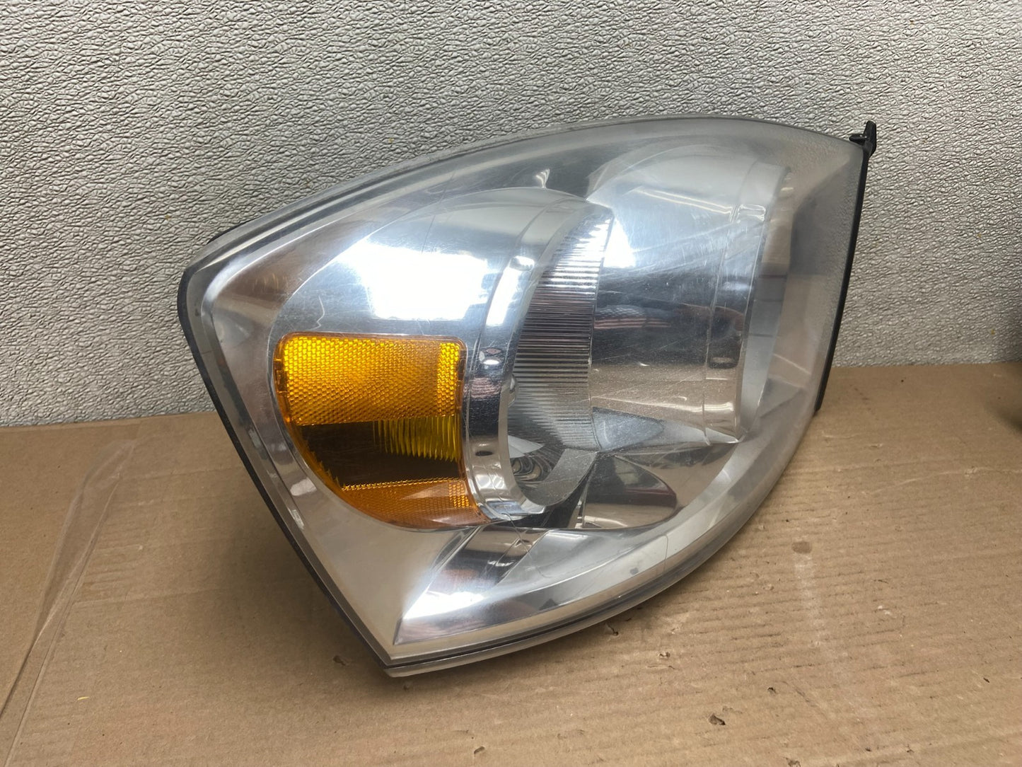2006 to 2008 Dodge Ram 2500 Right Passenger Halogen Headlight AA8718 DW2