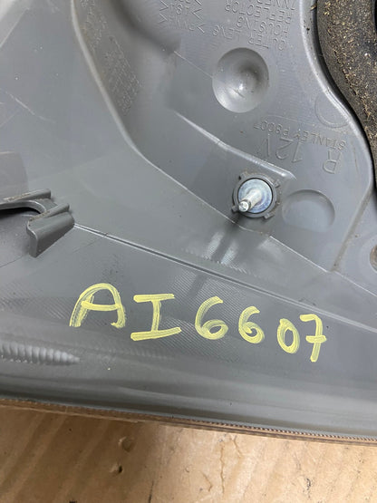 2010 2011 Toyota Prius Tail Light Right Passenger Side AI6607 LK7