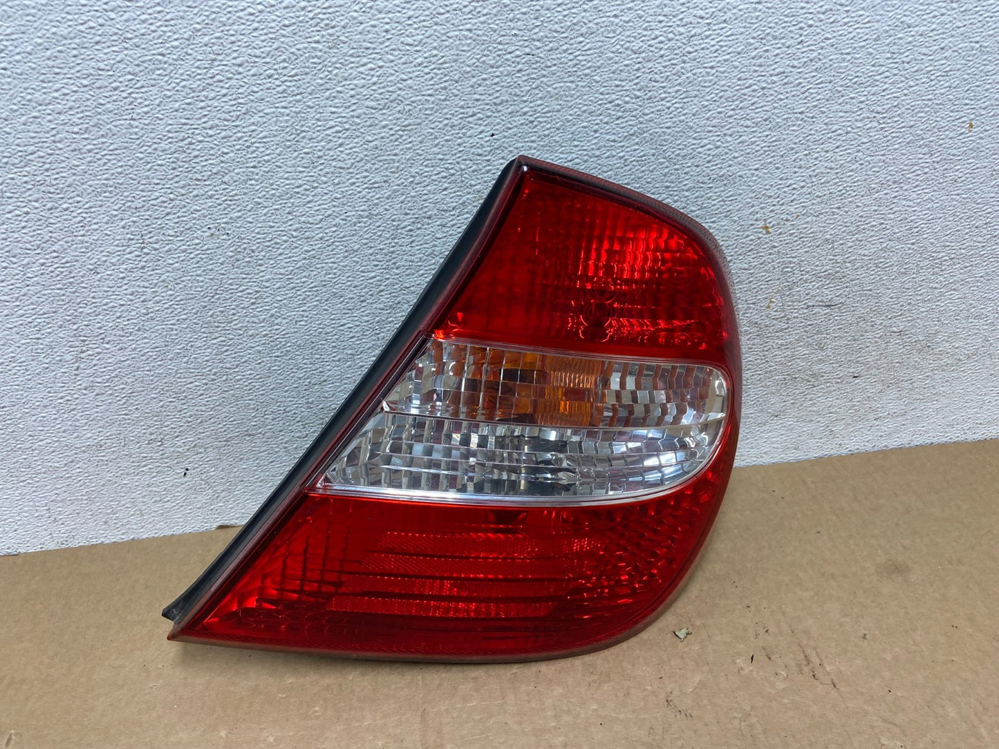 2002 2003 2004 Toyota Camry Tail Light Right Passenger Rh Side AF9642 DW0