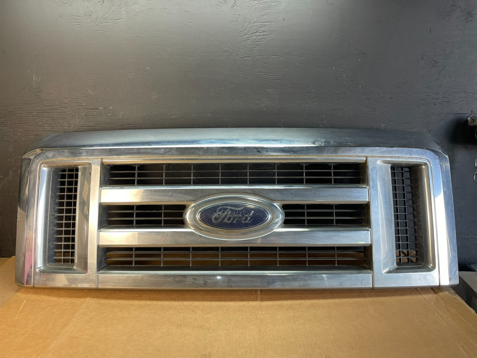 2008 to 2014 Ford Econoline E150 E250 Front Upper Chrome Grill Grille ae0860 DG0