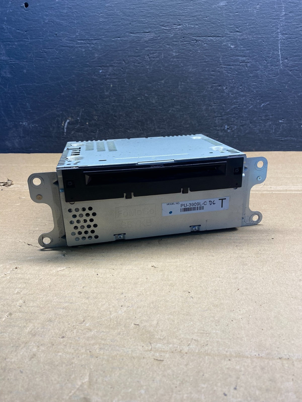 2014 2015 Ford Explorer Audio Equipment Radio Receiver AM FM CD AD4944 DG0