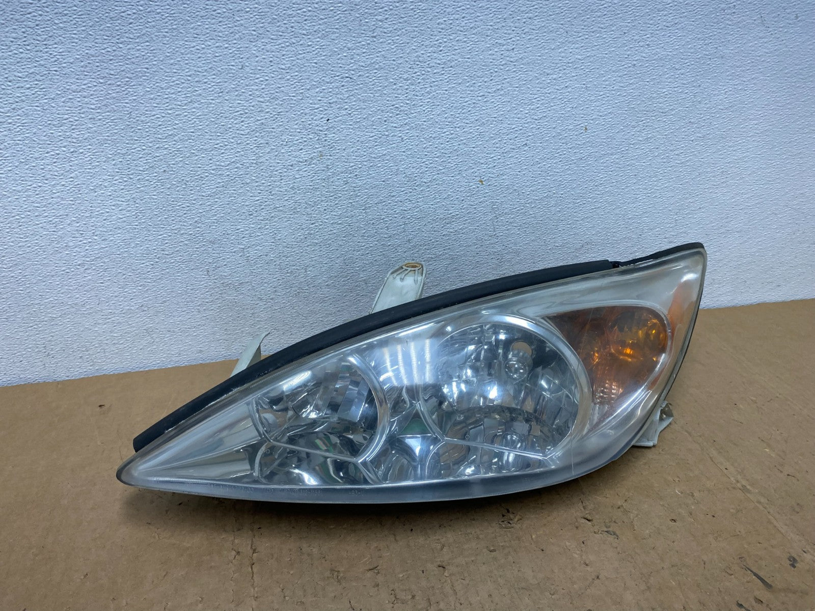 2002 2003 2004 Toyota Camry Left Driver Lh Side Halogen Headlight AD0584 DW0