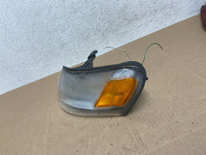 1993 to 1997 Toyota Corolla Left Driver LH Corner Marker Turn Signal AE5056 DW1