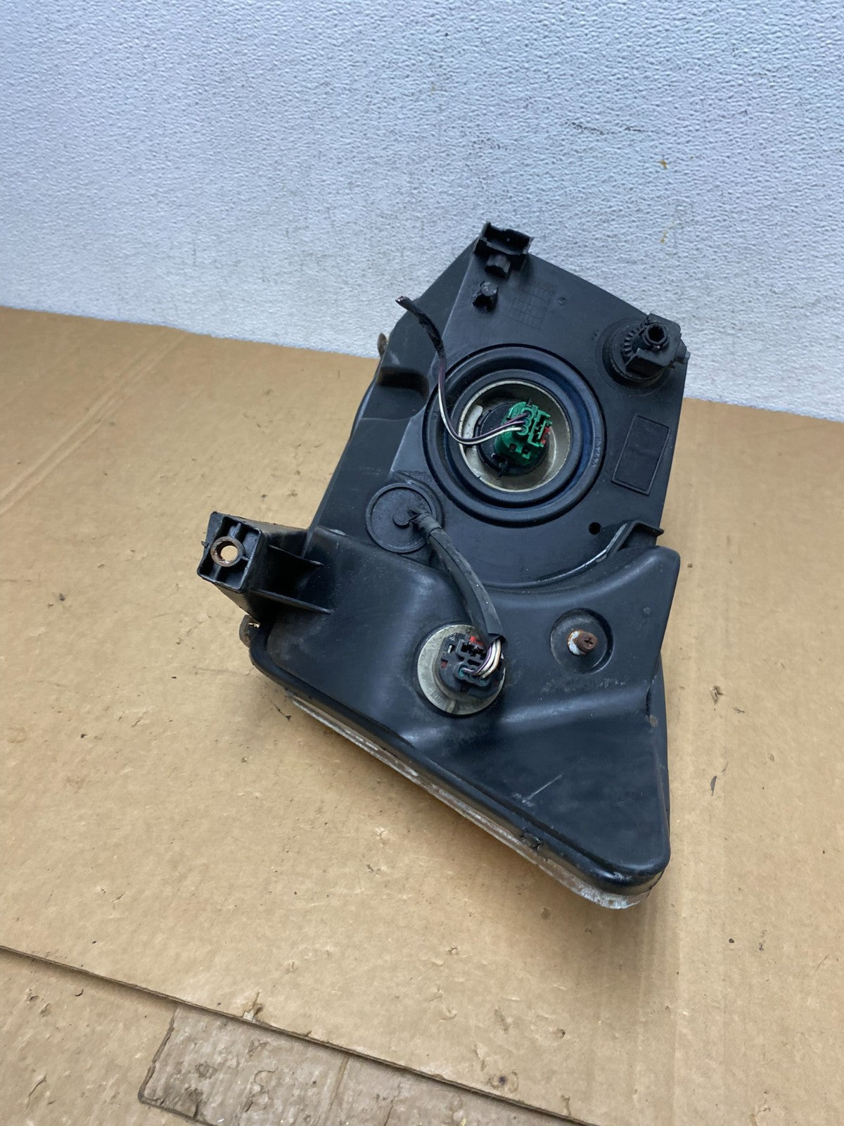 2007-2012 Dodge Caliber Right Passenger RH Headlight Halogen TYC AD2806 DW6