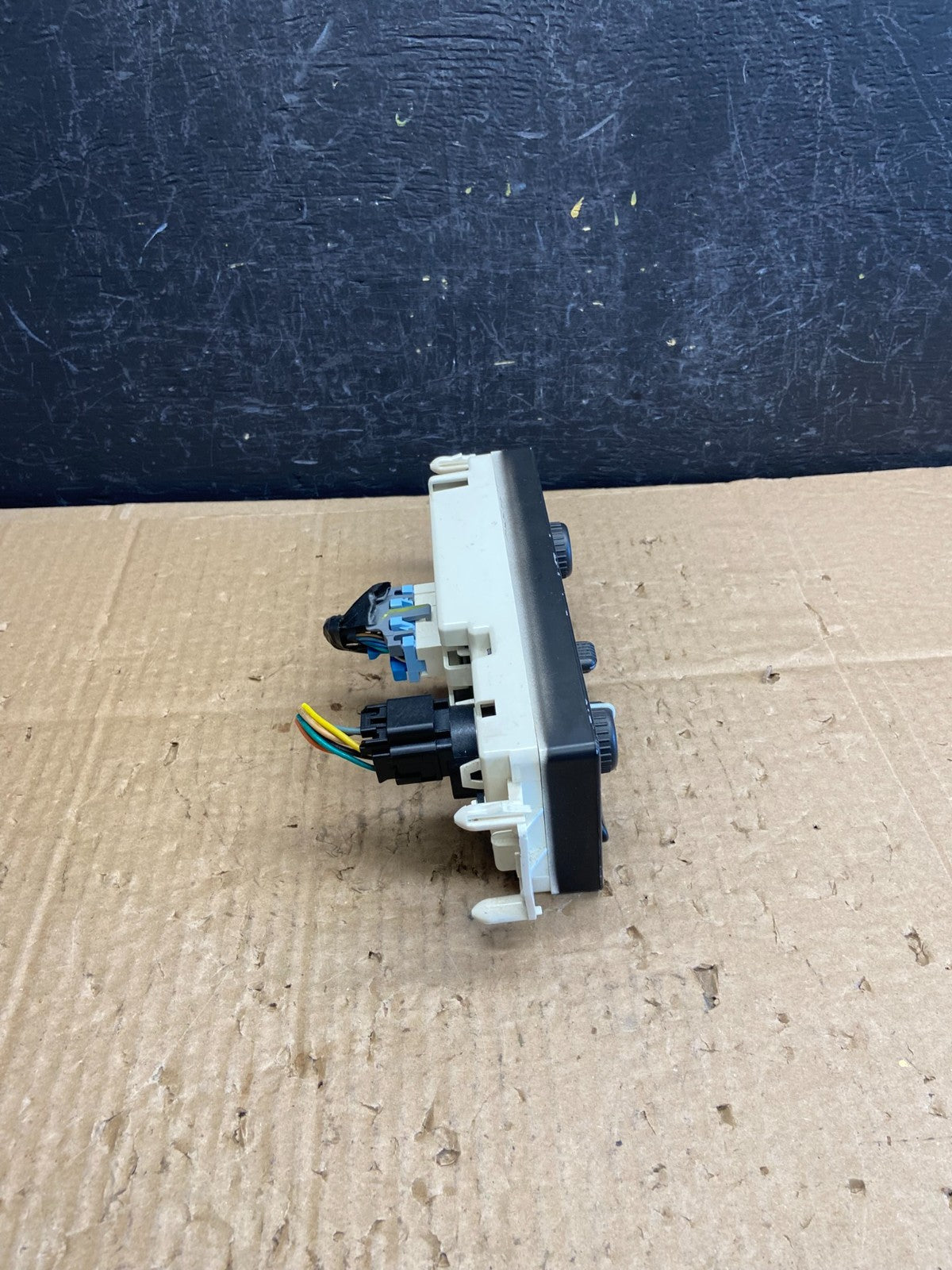 2003 to 2006 Chevrolet Silverado HVAC Heater Climate Control Module AD1858 DG1