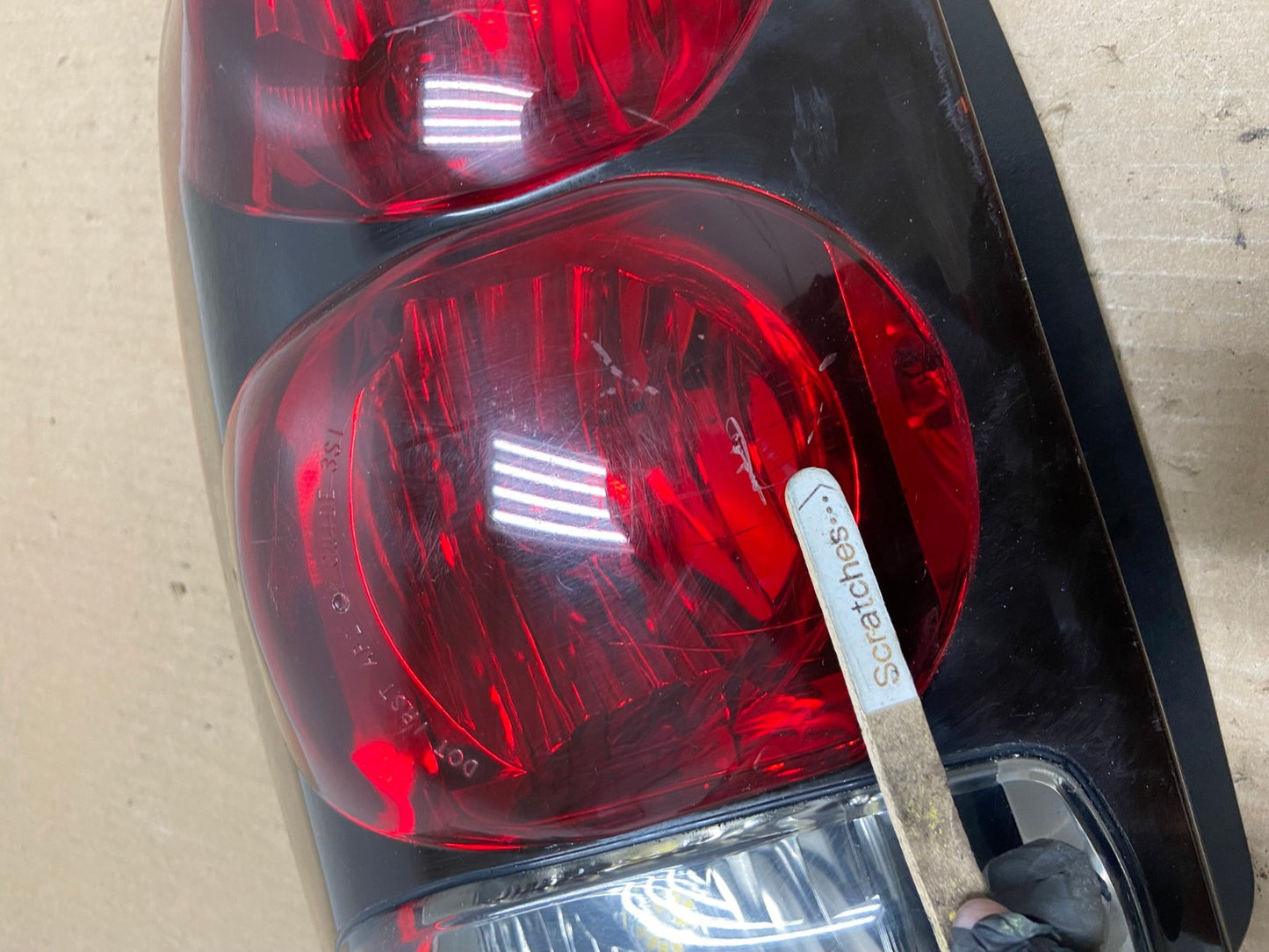 2002 to 2009 Chevrolet Trailblazer Left Driver LH Side Tail Light AG7986 LK3