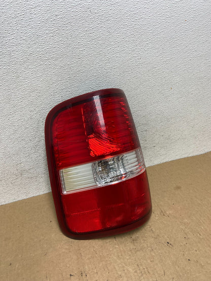 2004 to 2008 Ford F150 F-150 Left Driver LH Side Tail Light AF9741 DW2