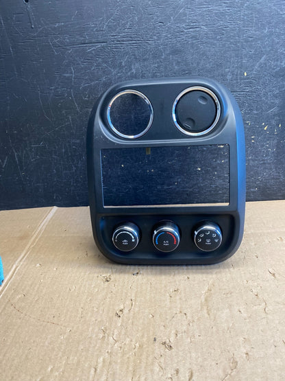 2011 to 2017 Jeep Compass Dash Climate Temperature Control Radio Bezel AJ1313 DW0
