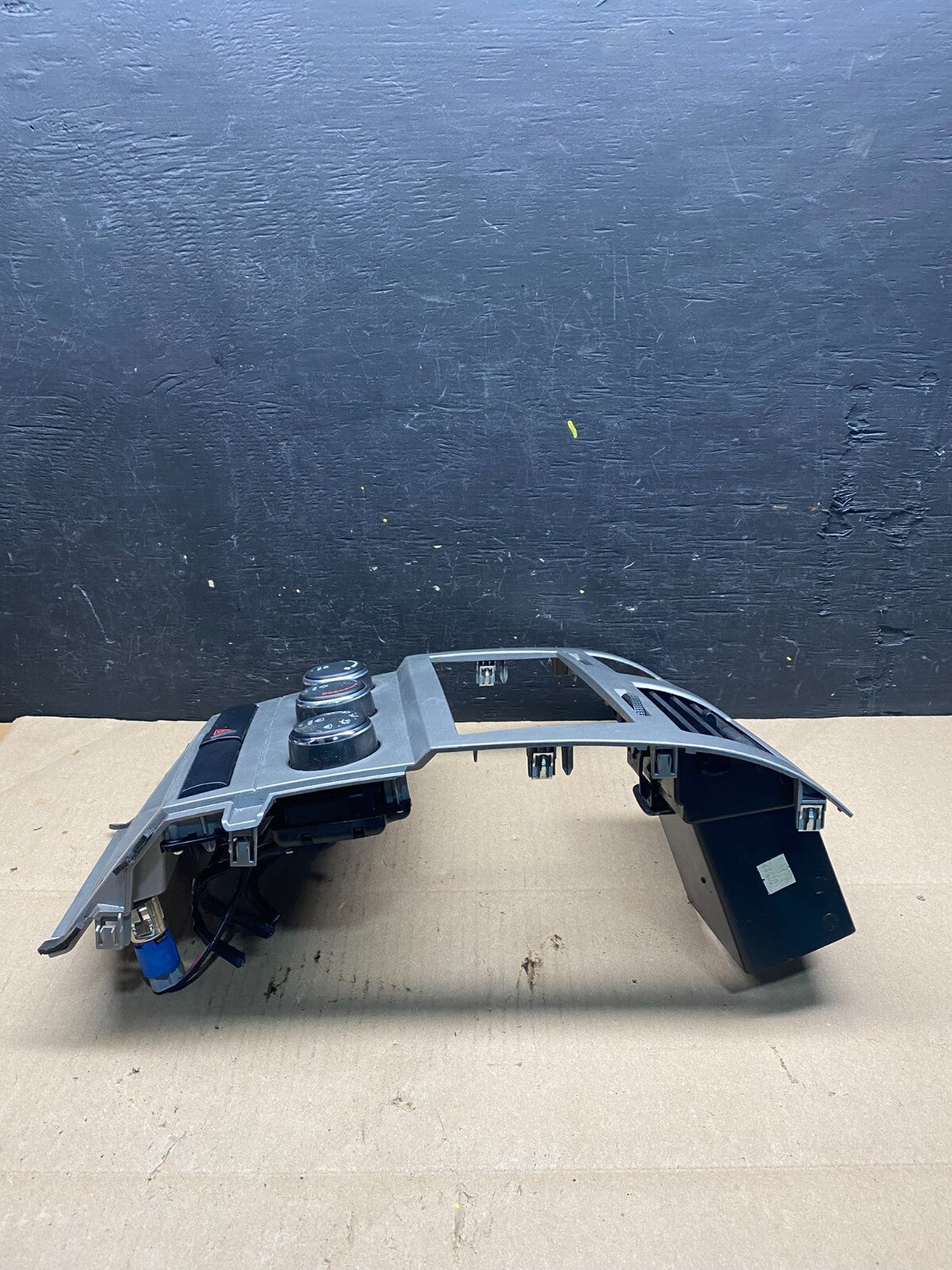 2007 to 2009 Dodge Caliber Dash Radio Center Bezel Climate Dash L02912