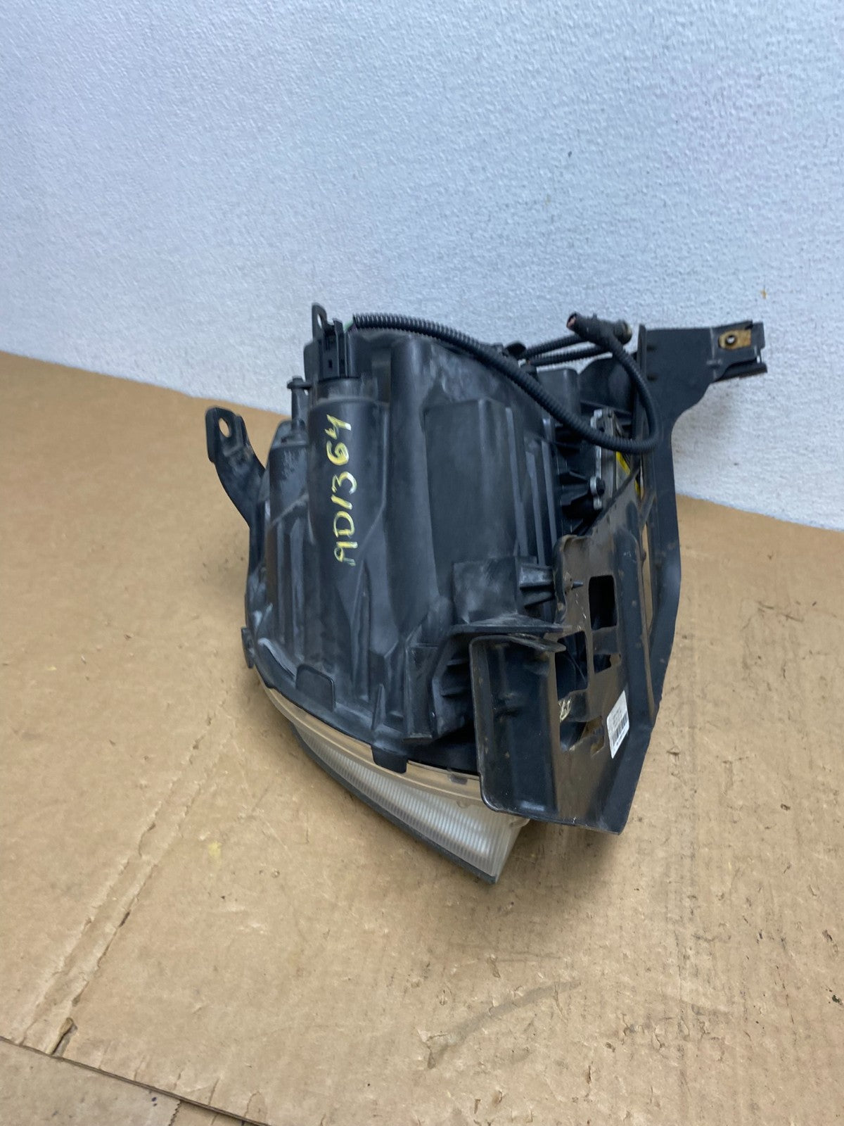 2005 - 2007 Mercury Montego Right Passenger Side Headlight Xenon HID AD1364 DW9