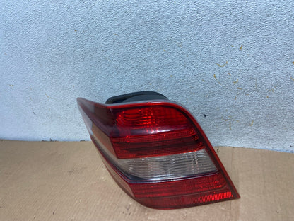 2009 to 2011 Mercedes ML350 ML-Class Left Driver Side LH Tail Light AI6934 LK1