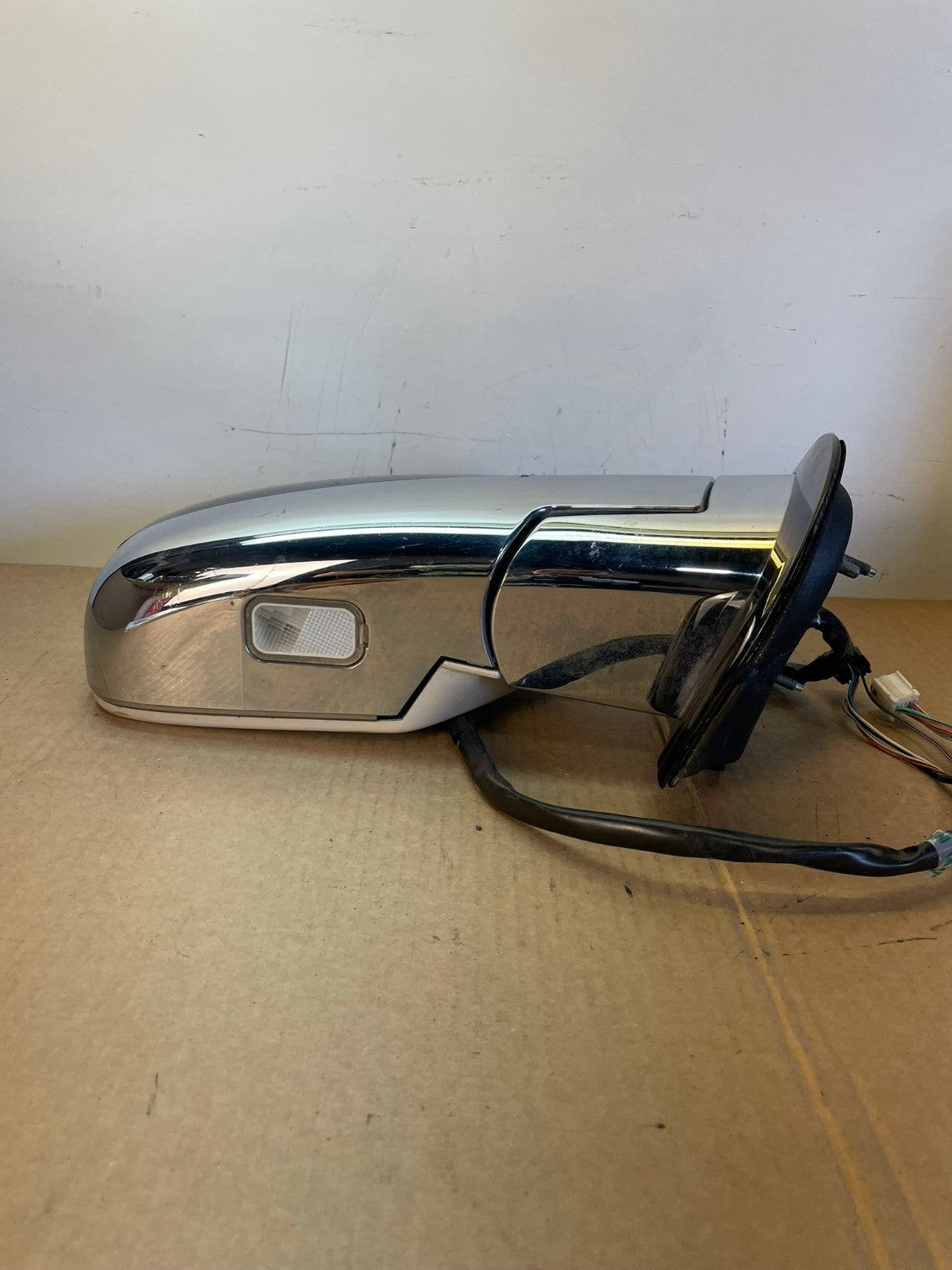 2007 - 2014 Cadillac Escalade Right Passenger Door Turn Signal Mirror AH6314 LK3