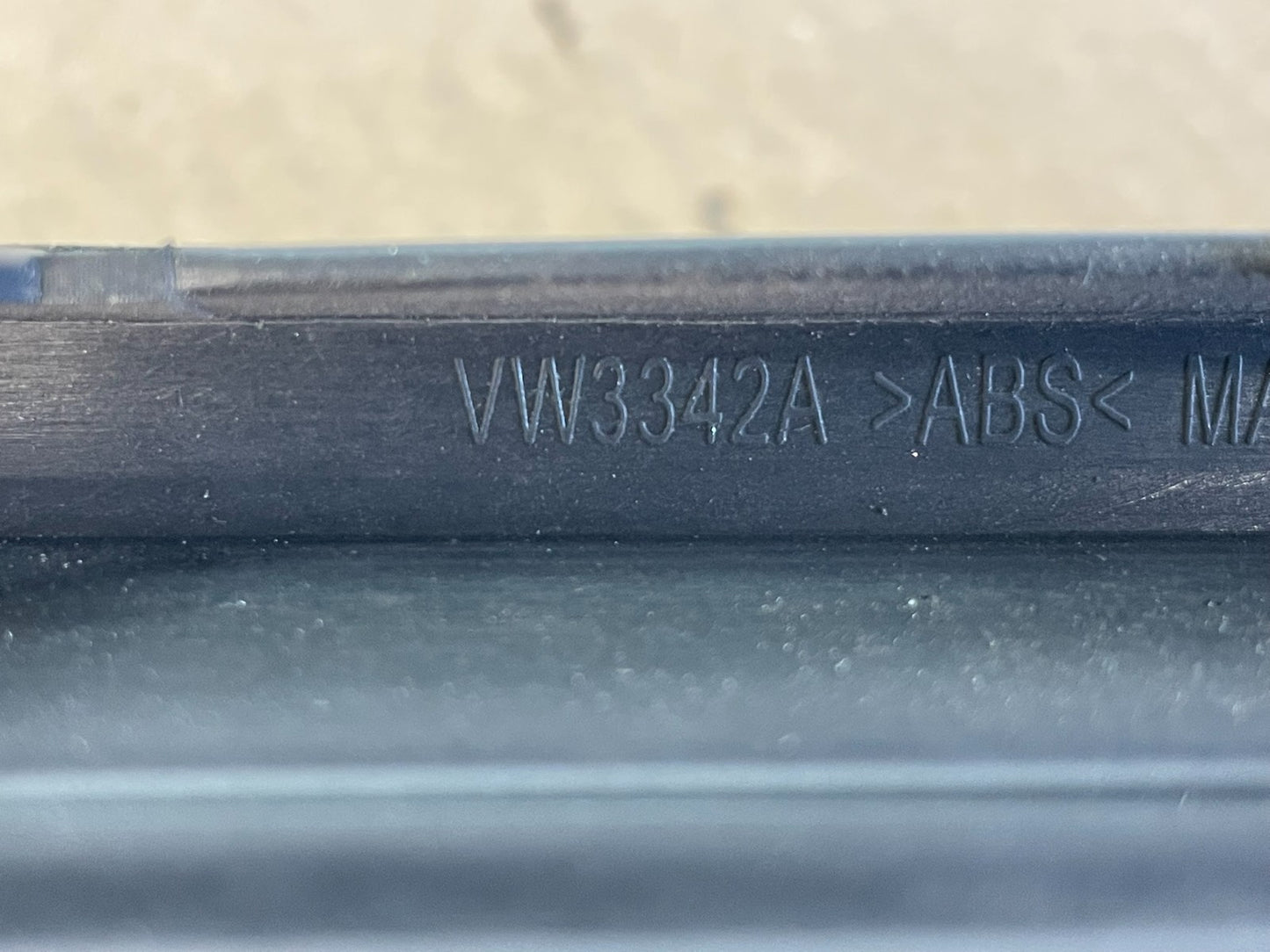 2011 to 2014 Volkswagen Jetta Sedan Front Upper Grille Grill AG3159 DG4