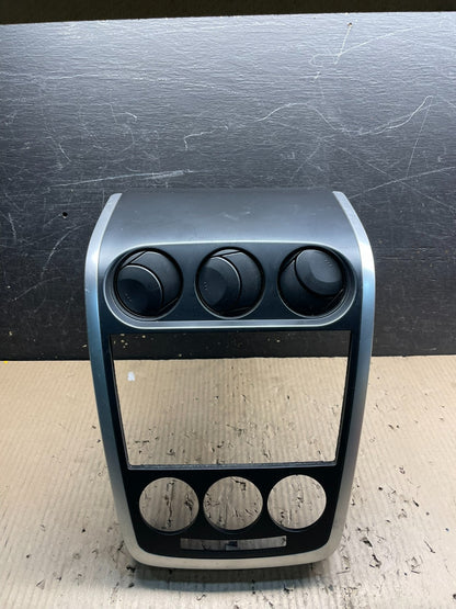 2007 - 2009 Mazda CX-7 Radio Dash TrimClimate Control  Bezel W/Vent  X0915 DG0