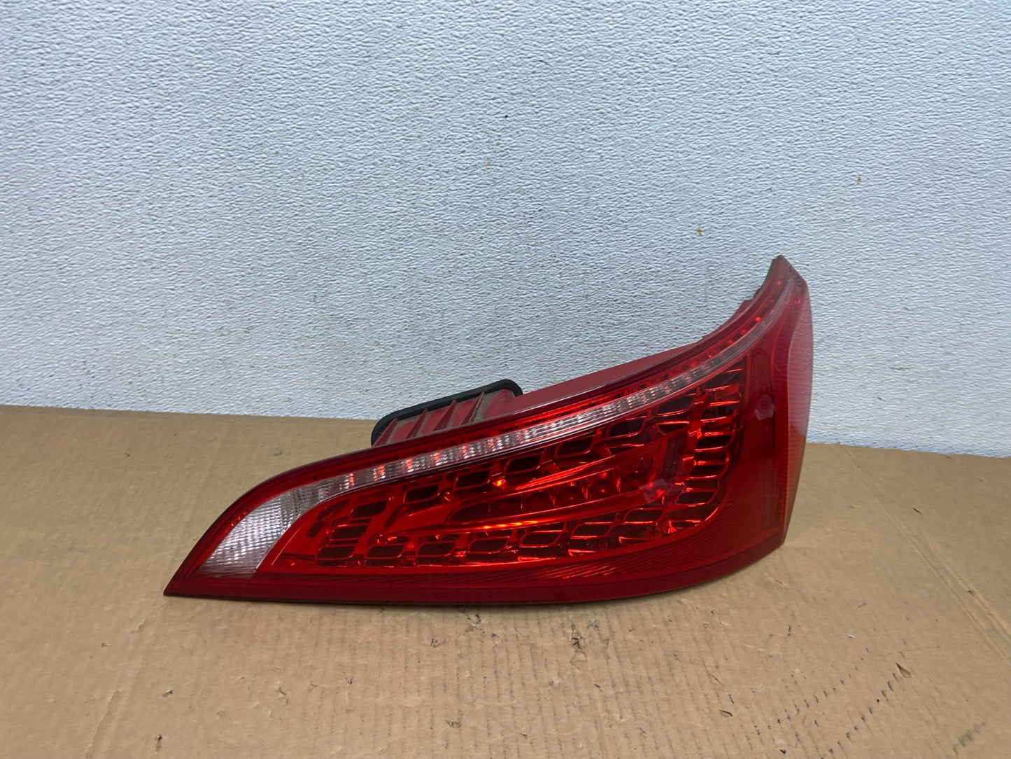 2009 to 2012 Audi Q5 Right Passenger RH Side Tail light AD0904 LK2