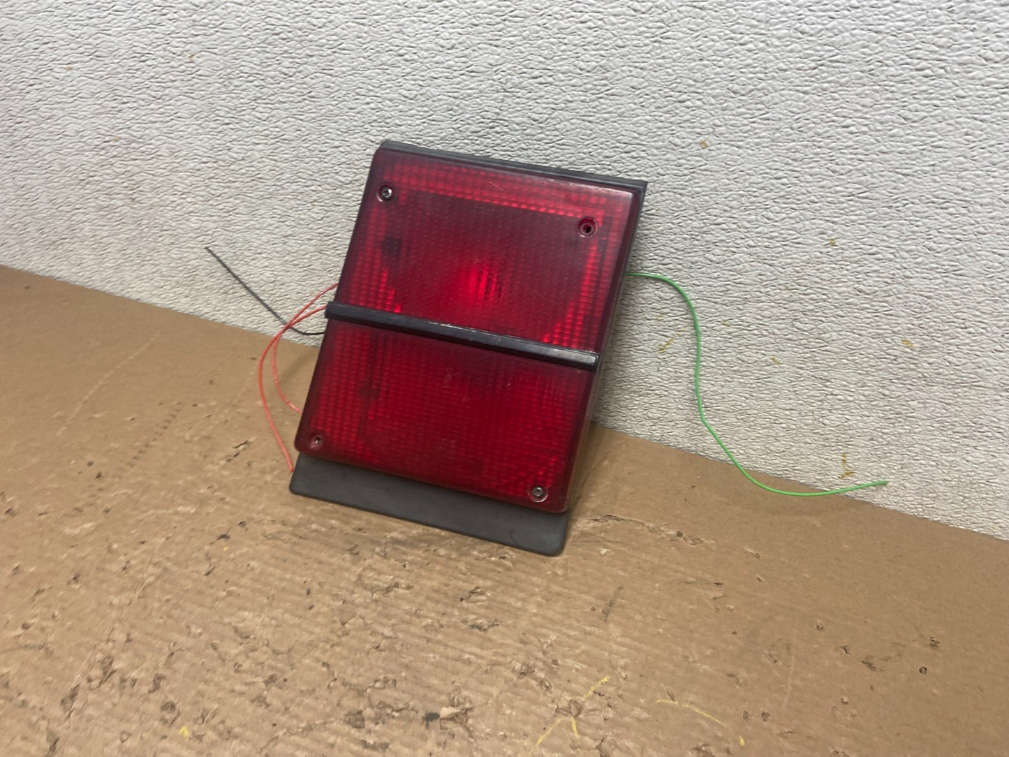 1980 to 1993 Saab 900 Right Passenger RH Side Inner Tail Light r1121 DG1