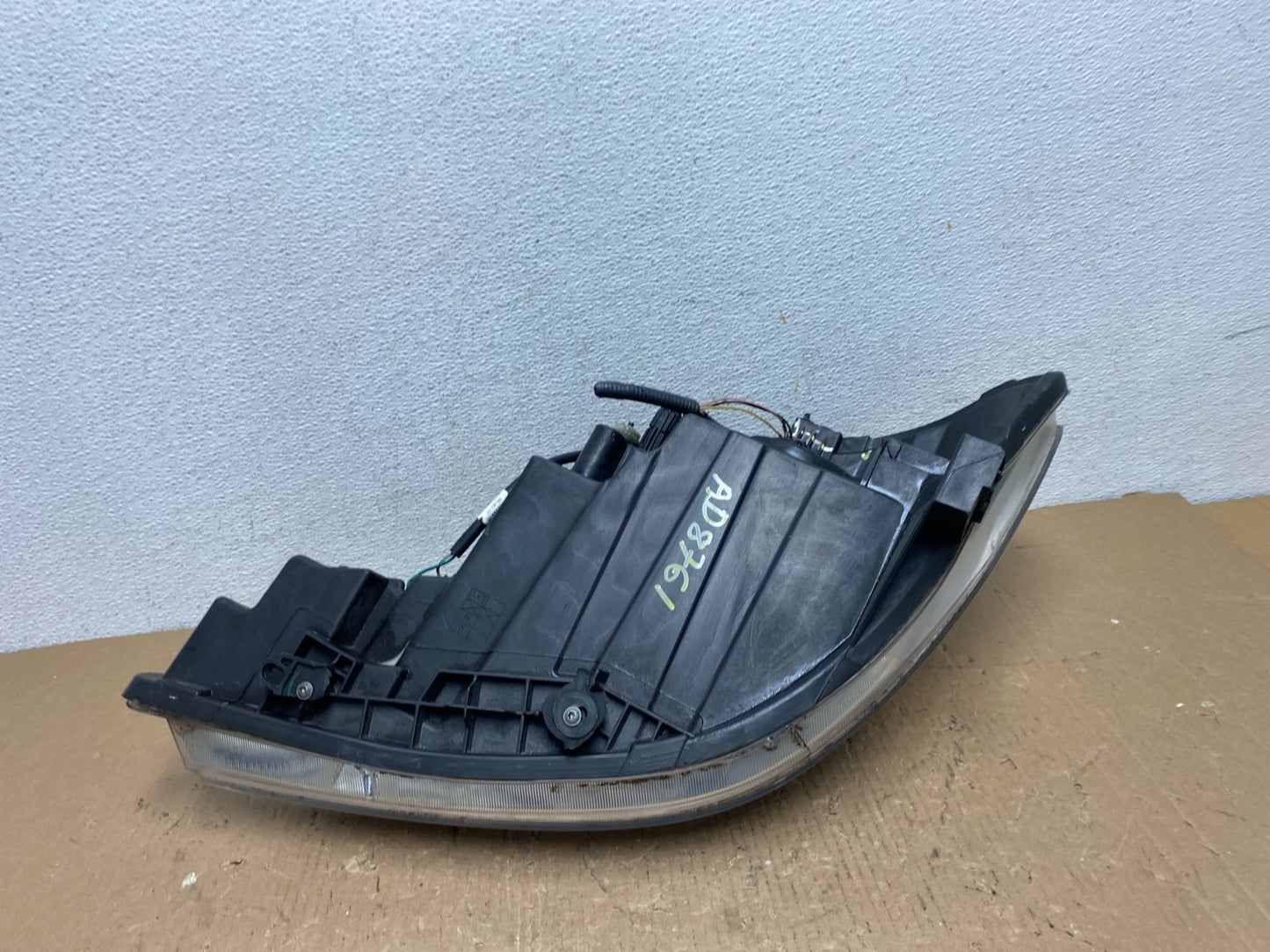 2008 to 2012 Nissan Versa Headlight Right Passenger Rh Side AD8761 DW10