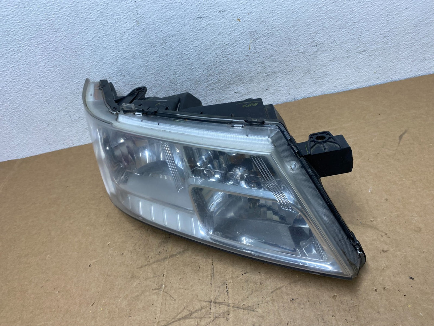 2009 to 2017 Dodge Journey Headlight Right Passenger Rh Halogen AD6294 DW1