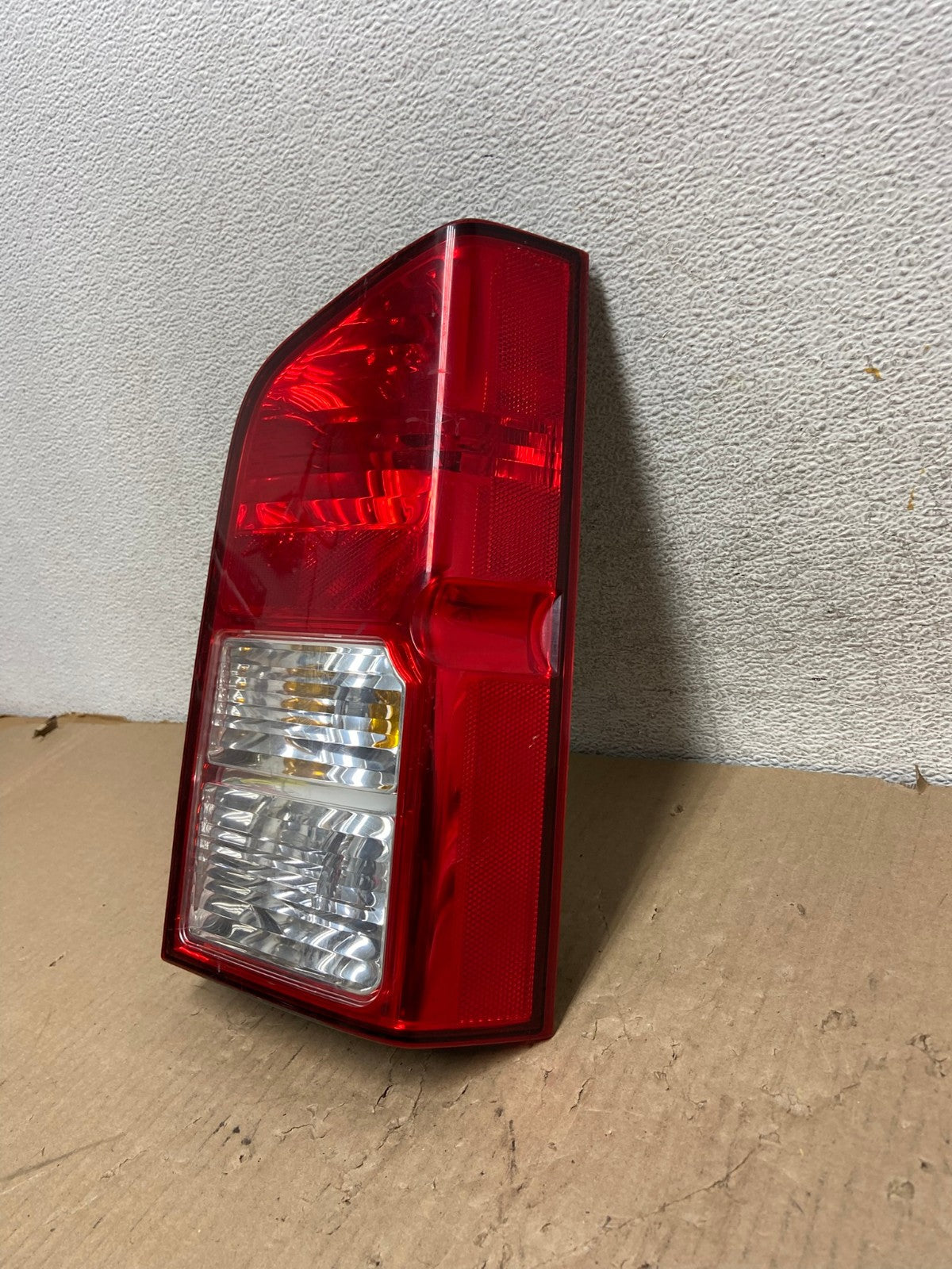 2005 to 2012 Nissan Pathfinder Right Passenger RH Side Tail Light AG8053 LK2