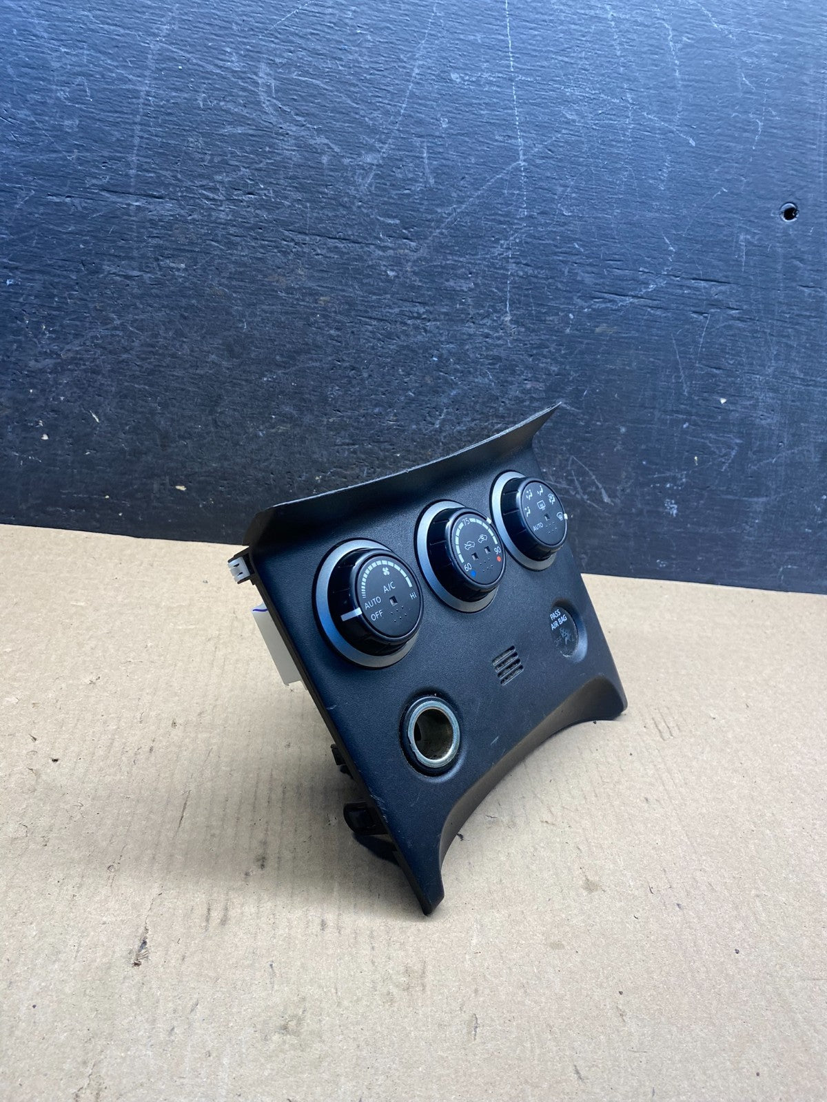 2011 to 2015 Nissan Rogue Heater Temperature AC Climate Control AH4626 DG1