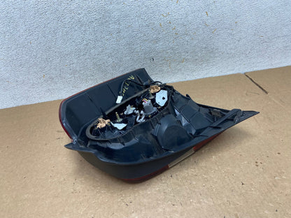 2004-2007 Toyota Highlander Left Driver LH Side Tail Light AI3570 LK5