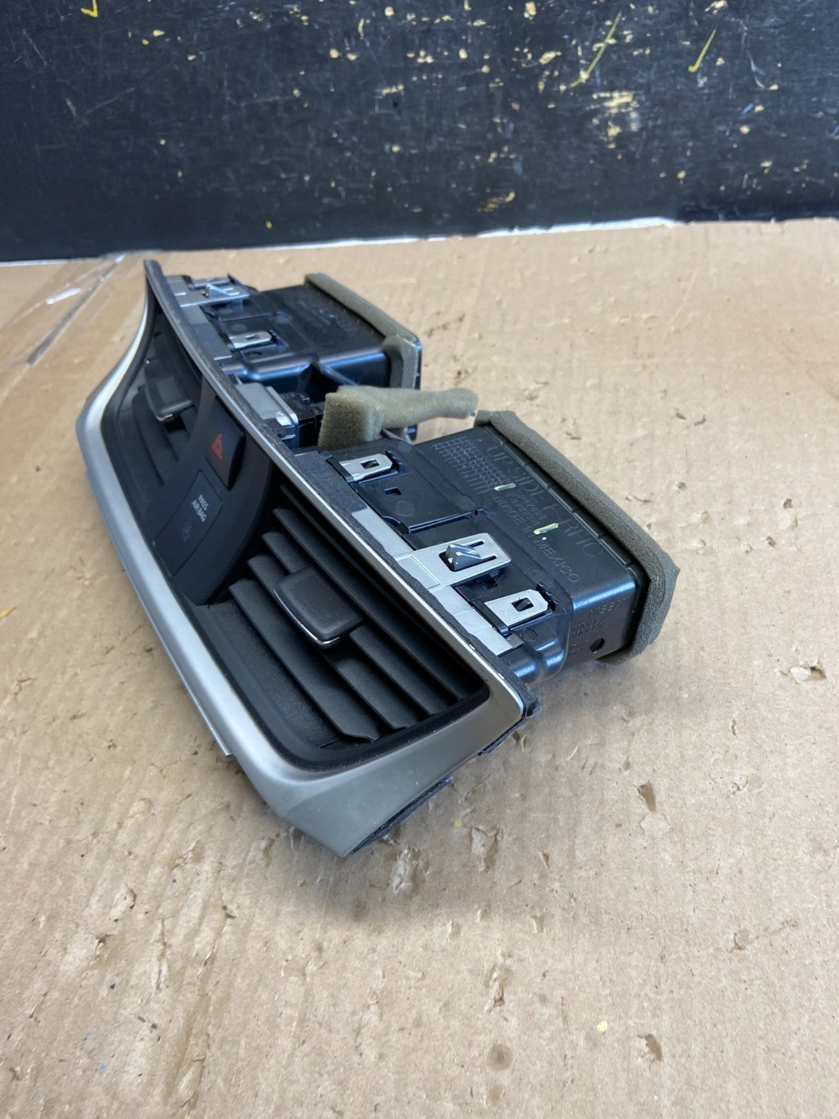 2013 to 2015 Nissan Sentra Air Vents Top Dash Center W/Hazzard Switch ab2284 DG2