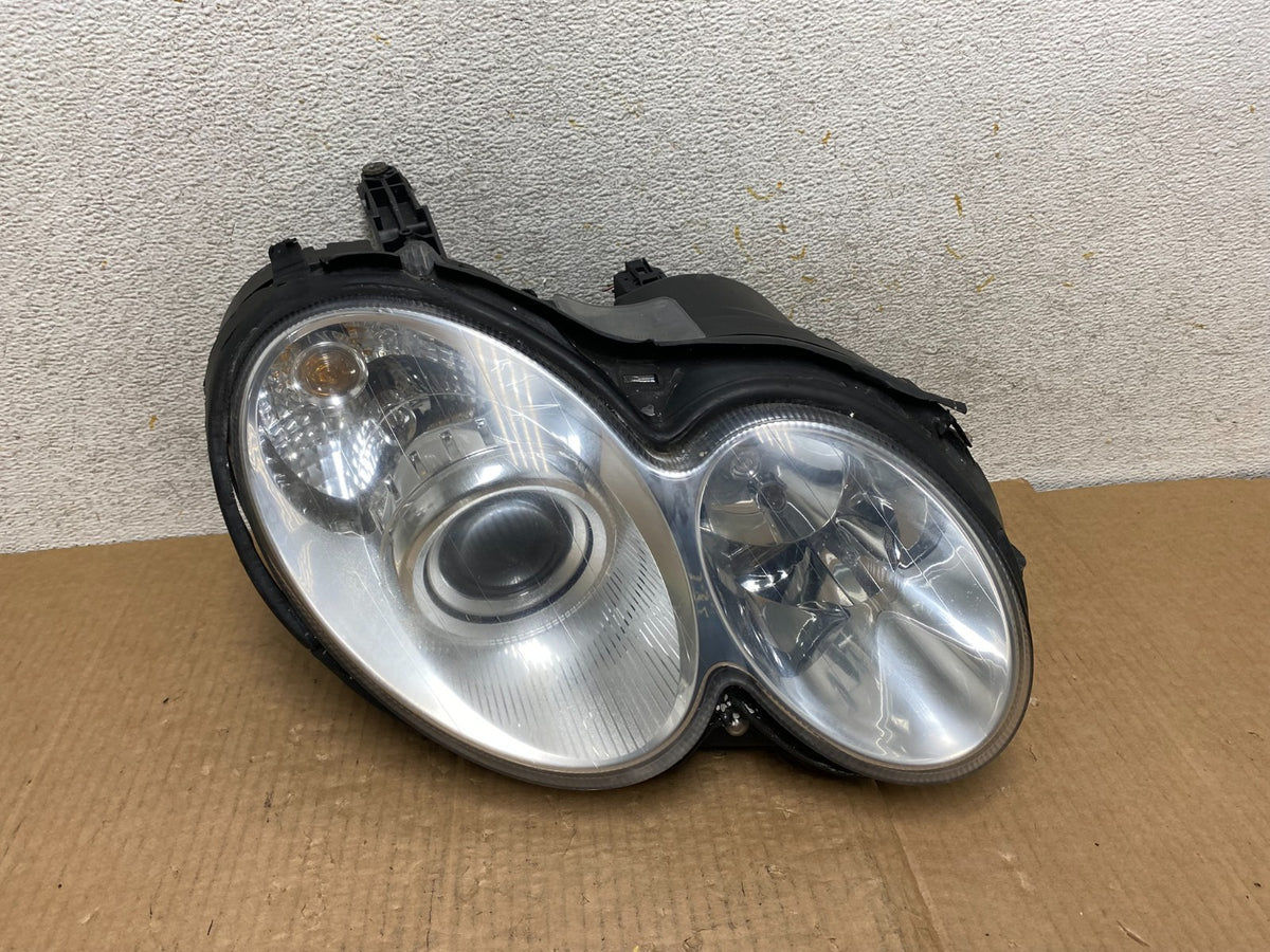 2003-2005 Mercedes Benz W209 CLK CLK350 Right Passenger Xenon Headlight AI65090