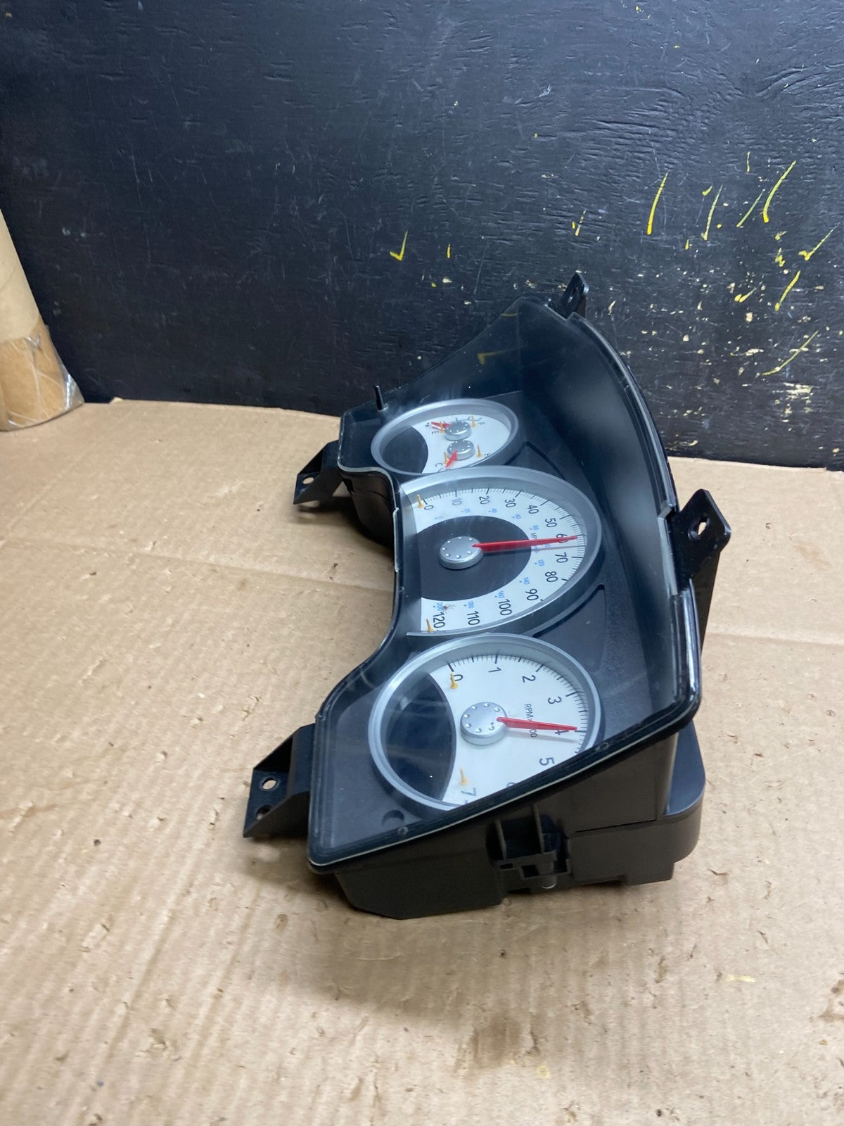 2006 Dodge Durango Speedometer Instrument Cluster Gauge Y2528 DG2