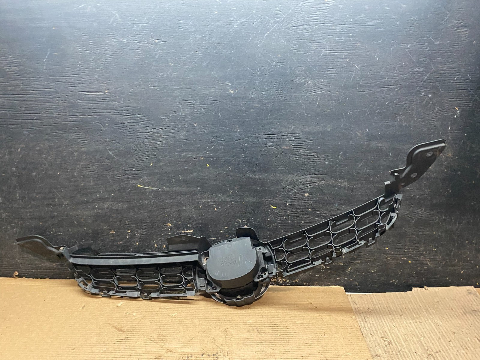 2007 to 2009 Mazda CX-7 Front Bumper Upper Grill Grille OEM V9386 DG6