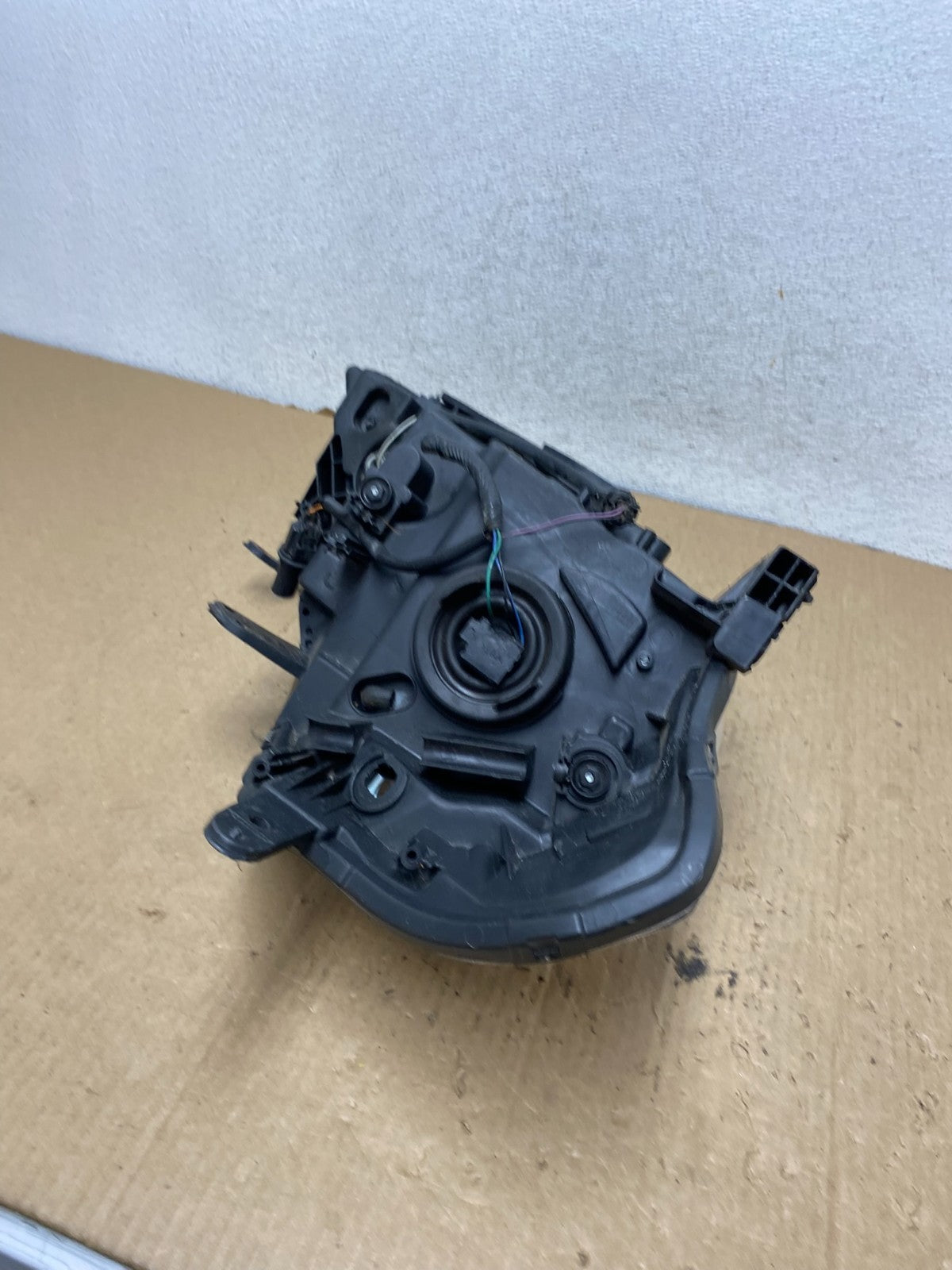 2008 to 2012 Nissan Versa Headlight Halogen Left Driver Lh Side AG2446 DW9