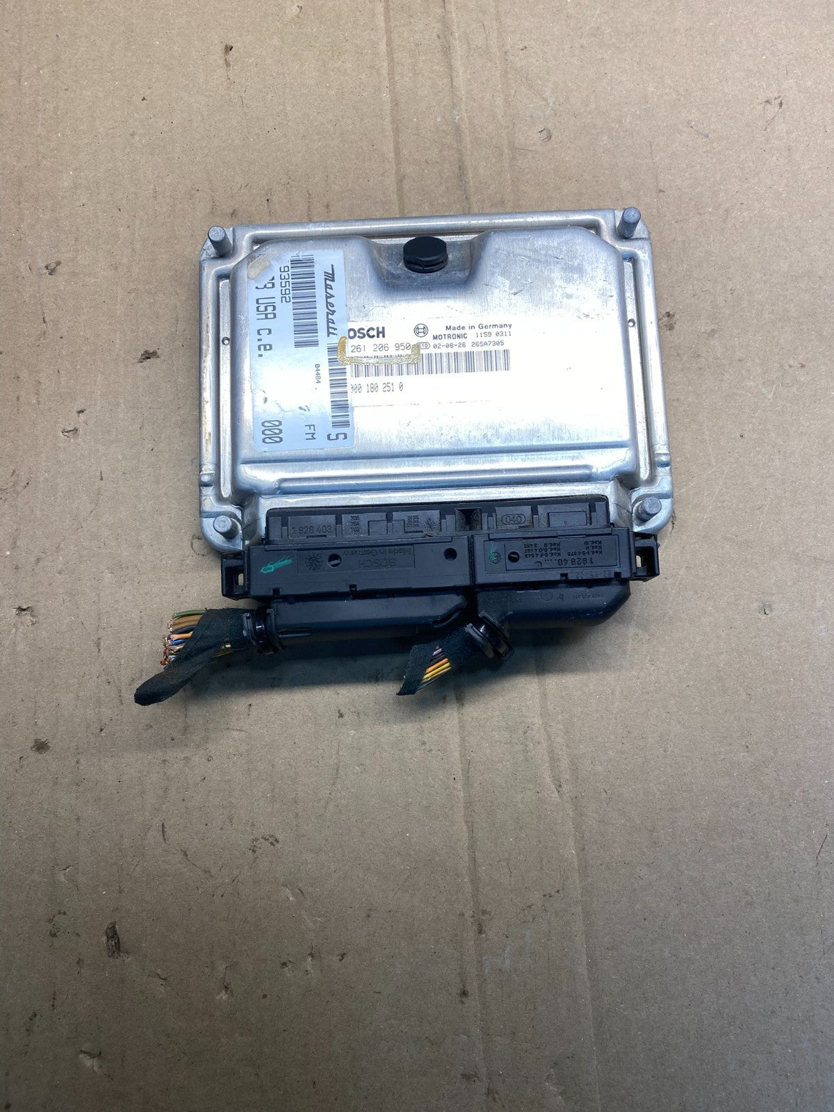 2002 to 2006 Maserati Spyder 4.2 Engine Control Module ECM 261206950 AC09620