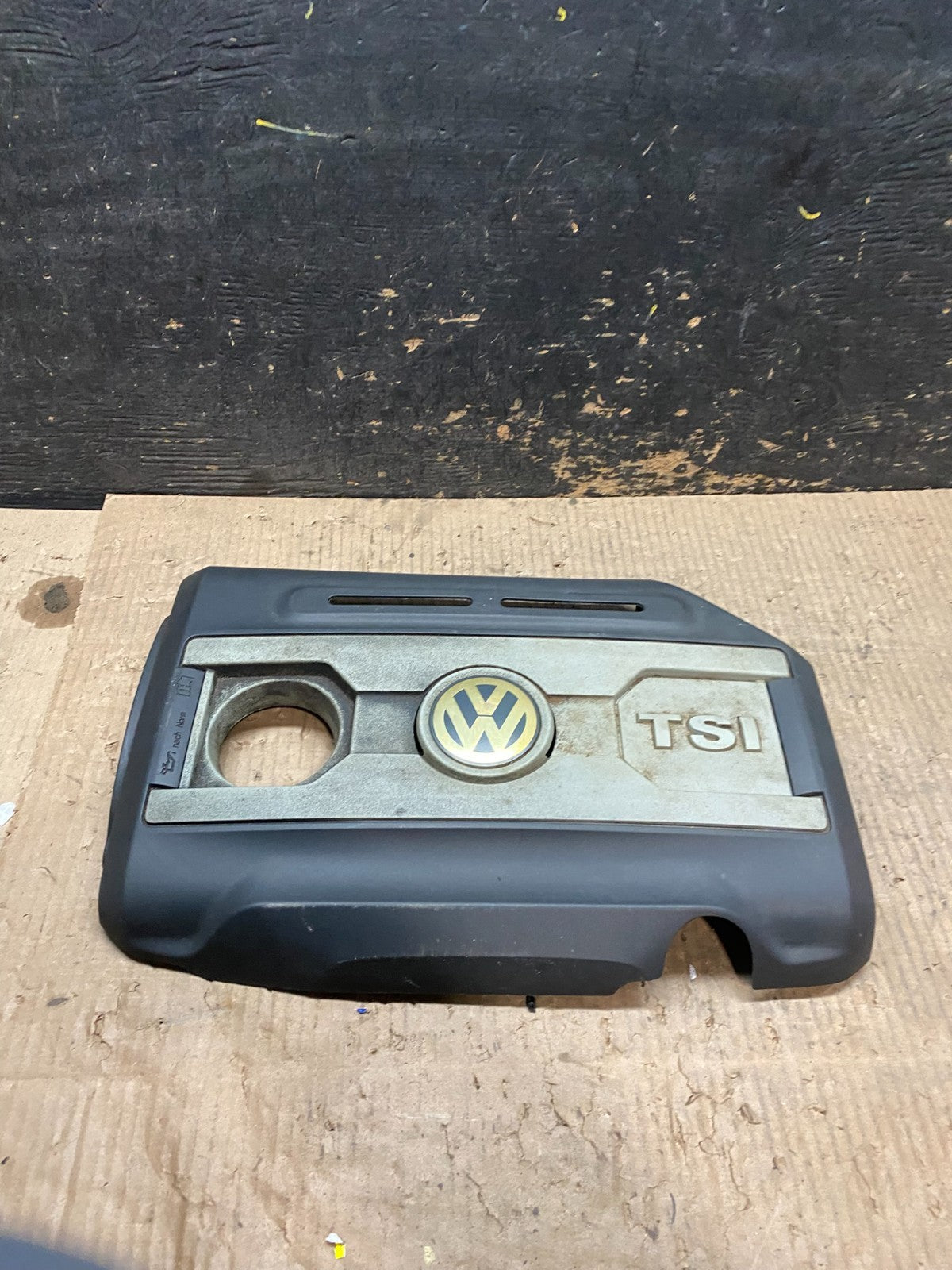 2005-2010 Volkswagen Mk5 2.0 TSI Passat Jetta Engine Cover X0144 DG0