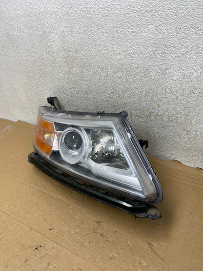 2011 to 2013 Honda Odyssey Front Right Passenger Headlight Halogen AH8256 DW1