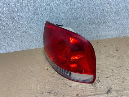 2004-2007 Volkswagen Touareg Right Passenger Side Rh Tail Light Oem AB4969 LK1
