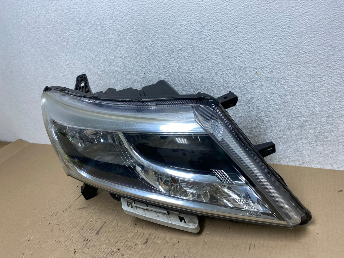 2013 to 2016 Nissan Pathfinder Right Passenger RH Side Headlight AE7095 LK1