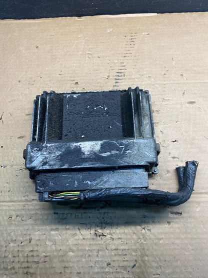 2001-2002 Silverado Tahoe Engine Computer Module 12200411 ECM ECU AD9396 DG1