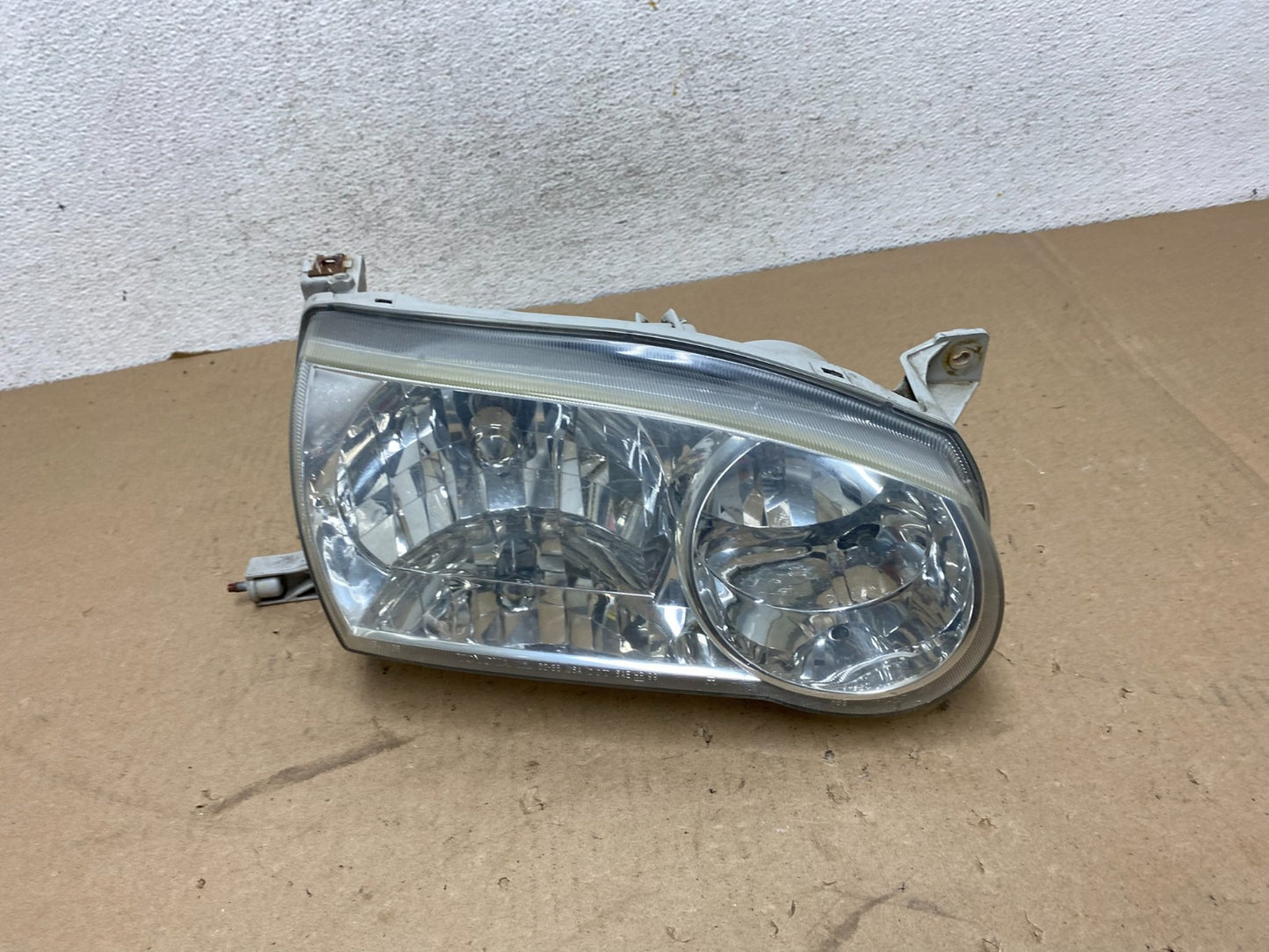 2001 2002 Toyota Corolla Right Passenger RH Side Halogen Headlight AG4089 DW0