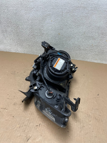 2011 to 2013 Honda Odyssey Front Right Passenger Headlight XENON Oem AB6021 DW14