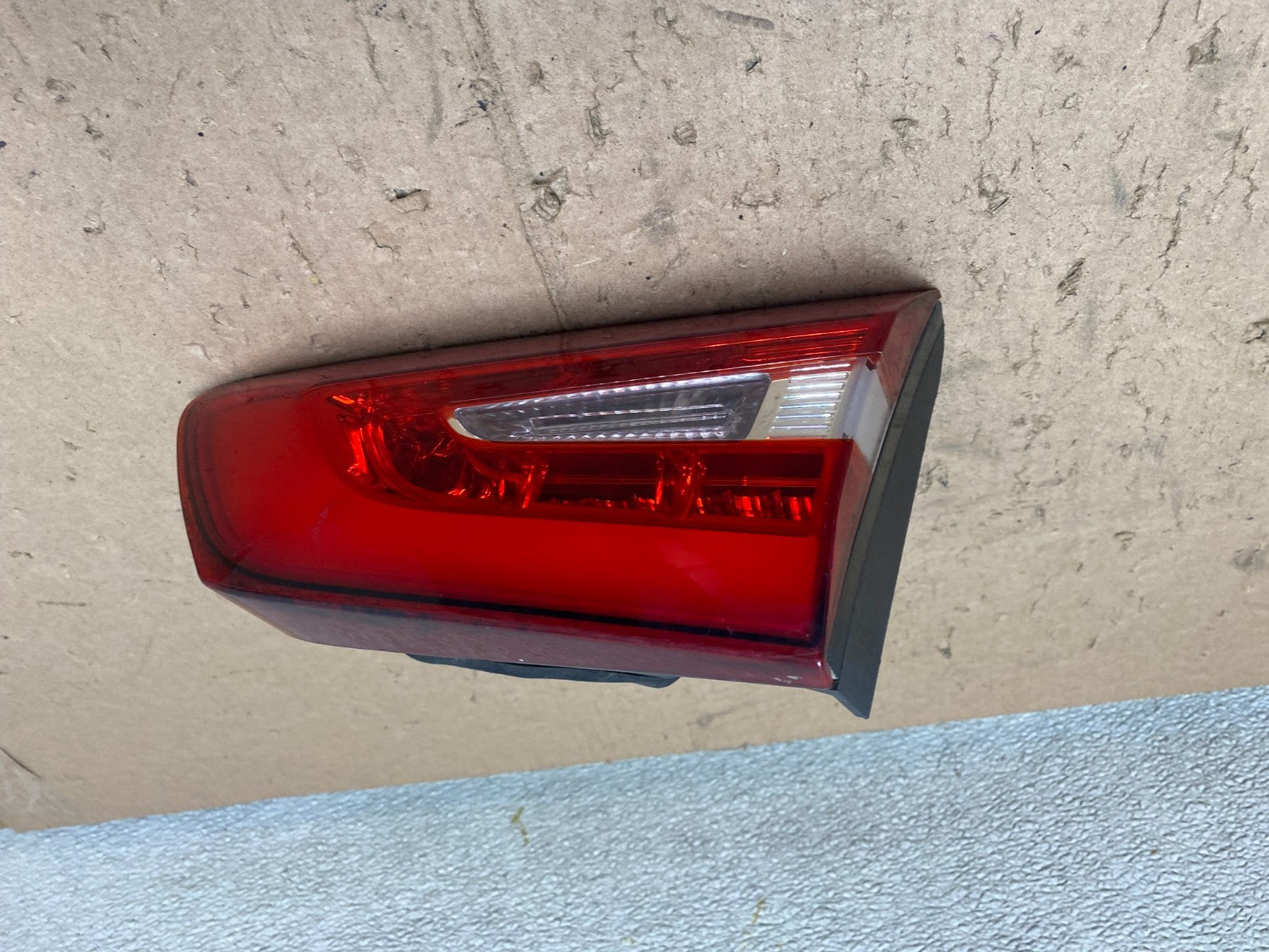2014 to 2016 Kia Cadenza Right Passenger RH LED Inner Tail Light OEM S4217 DG0