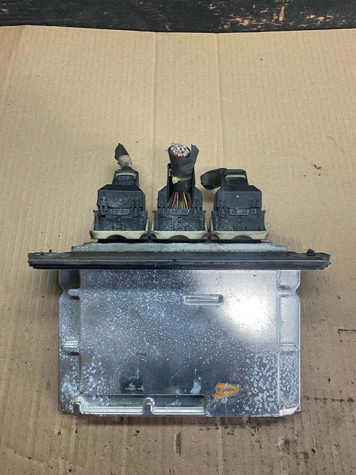 2004 Ford Explorer Engine Control Unit ECU Computer Module Q2947 DG0