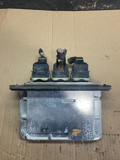 2004 Ford Explorer Engine Control Unit ECU Computer Module Q2947 DG0
