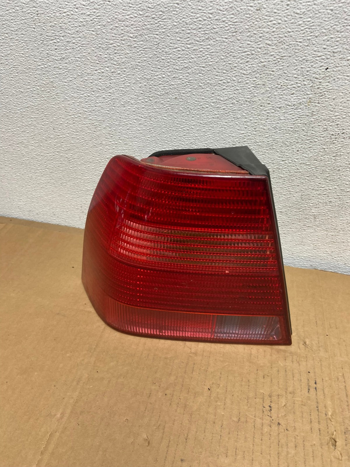 1999 to 2003 Volkswagen Jetta Sedan Left Driver Tail Light AD0767 LK0