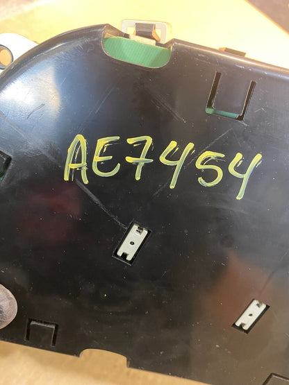 2002 GMC Yukon Speedometer Cluster Gauge AE7454 DW6