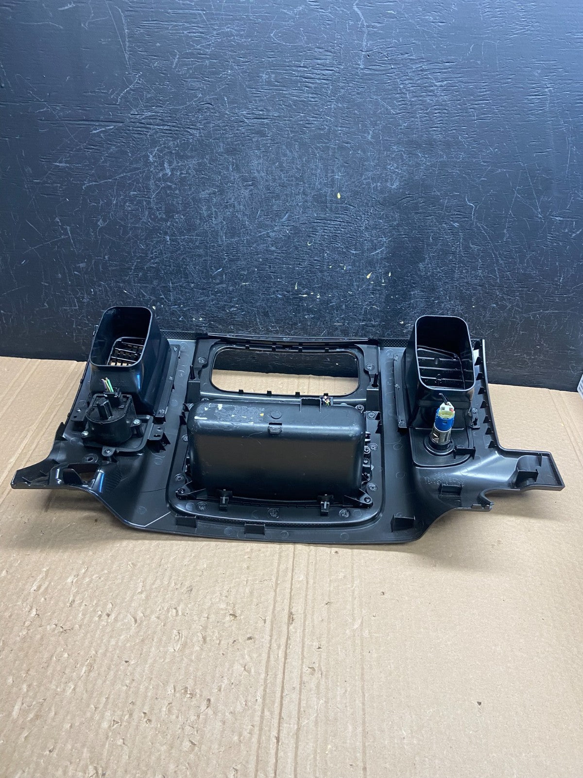 2002 to 2005 Dodge Ram Radio Climate Control Dash Air Vent Bezel Trim AF6296 DG4