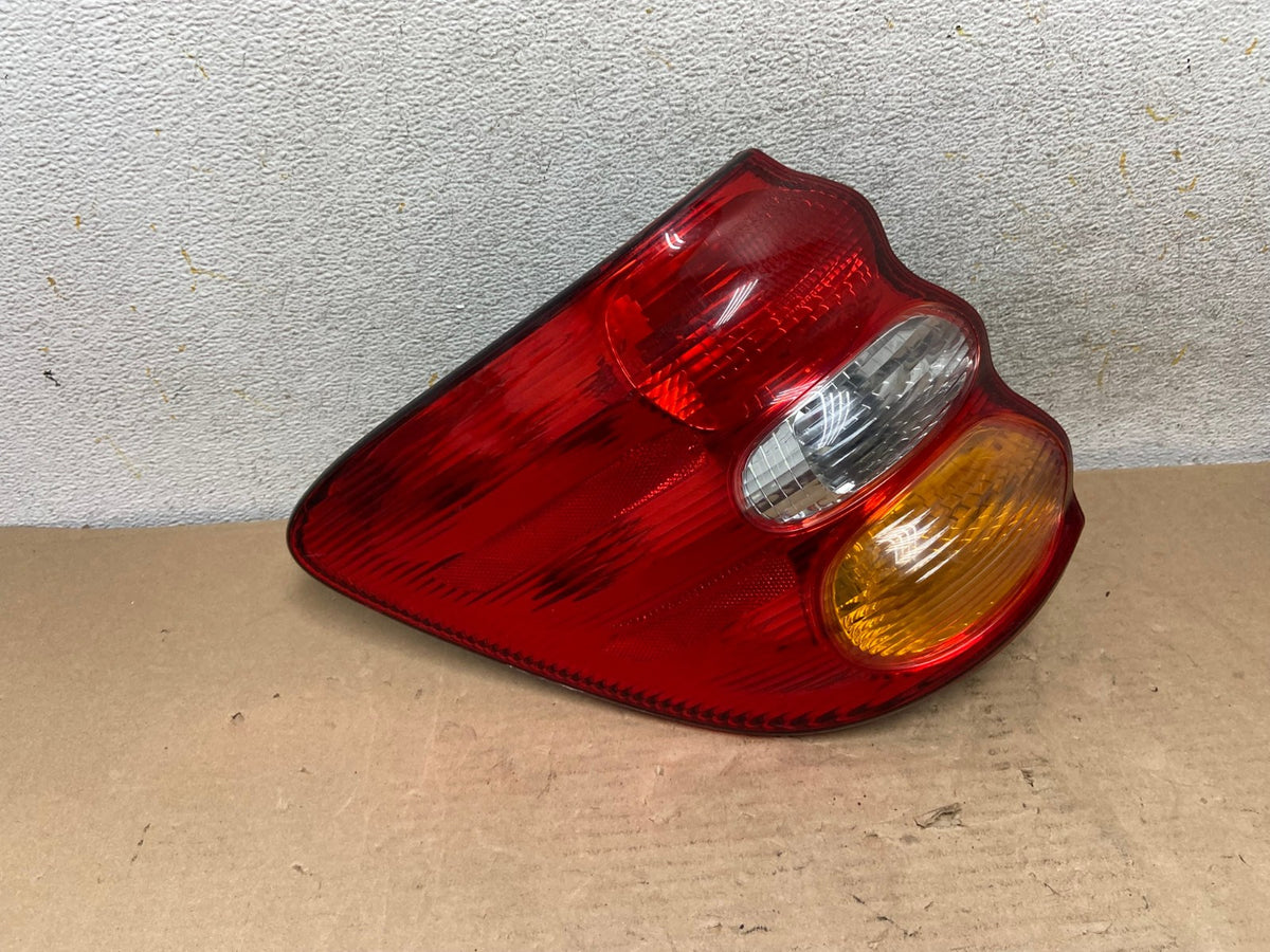 2001 to 2004 Toyota Sequoia Left Driver Lh Side Tail Light AH9507 LK0